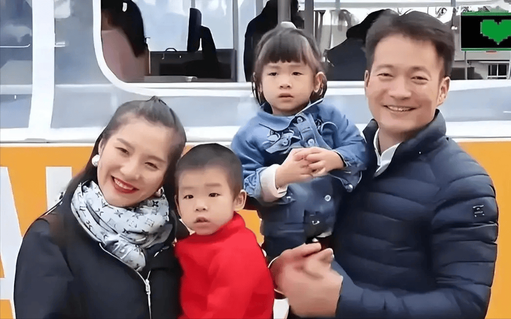 产偷偷搬走300多箱茅台拉黑妻子连孩子都不见开元棋牌卓伟再曝大瓜!喻恩泰被曝婚变转移财(图8) 产偷偷搬走300多箱茅台拉黑妻子连孩子都不见开元棋牌卓伟再曝大瓜!喻恩泰被曝婚变转移财(图8)